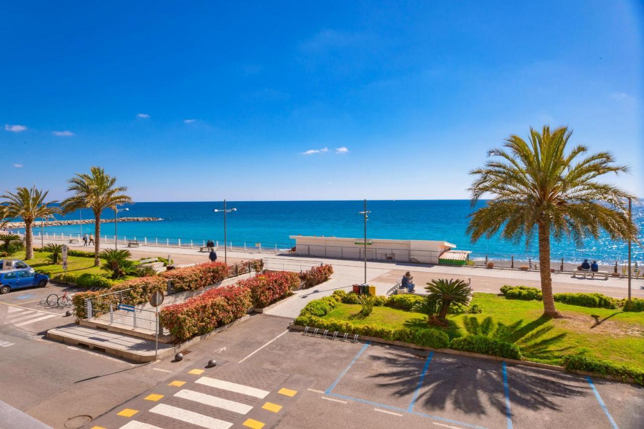 Appartamento Fronte Mare A Ospedaletti By Wonderful Italy מראה חיצוני תמונה